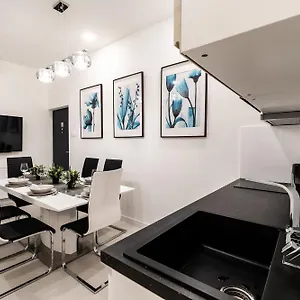 quiet-very-central-stylish-apt.inbudapesthotels.com/
